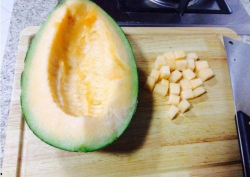 猿猴吃哈密瓜视频播放,哈密瓜盛宴视频播放引网友热议