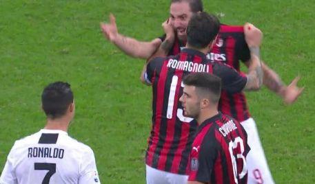 c罗吃伊瓜因的视频,C罗与伊瓜因的美食对决瞬间