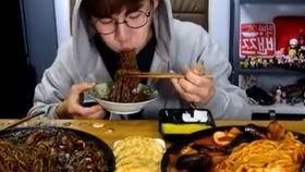 广东女子吃瓜视频播放,揭秘网络热点的魅力与争议  第3张