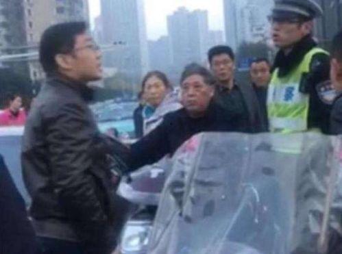 光谷广场吃瓜事件真相视频,揭秘真相背后的惊人内幕  第2张