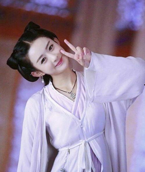 肖战和赵丽颖吃瓜视频,甜蜜互动引网友热议 第3张 肖战和赵丽颖吃瓜视频,甜蜜互动引网友热议 第3张