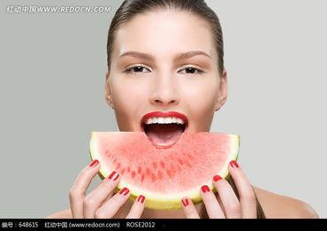 三位美女吃瓜图片视频下载