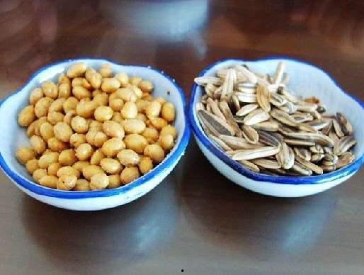 茶楼吃瓜吃花生视频  第2张