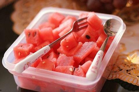 瓜友们吃西瓜视频大全,西瓜视频大全带你领略夏日清凉  第2张